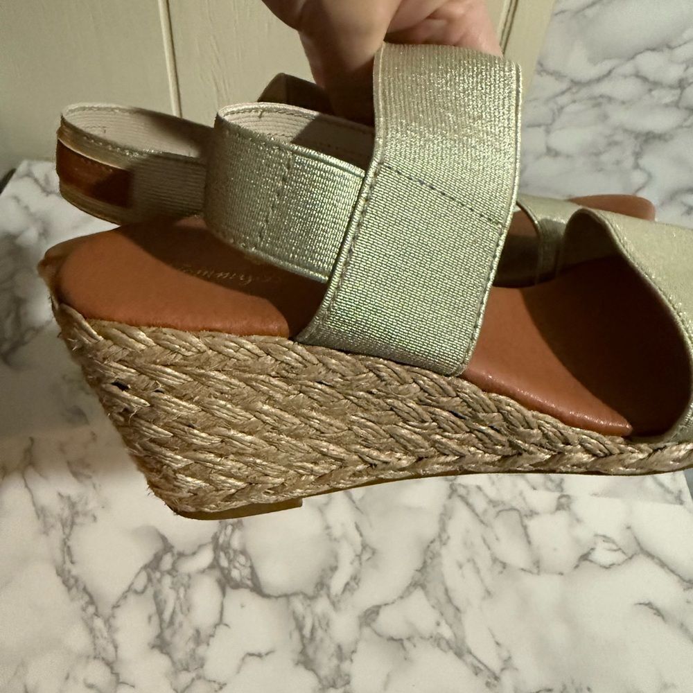 Tommy Bahama Sakura Women's 7.5 Elastic Wedge Sandals Espadrille Metallic Gold - Picture 8 of 11